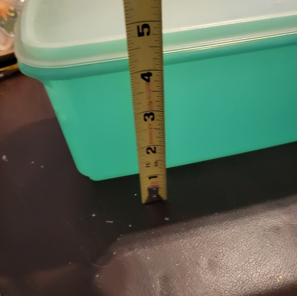 Tupperware celery keeper - Picture 7 of 10